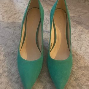 Nine West Green Pumps